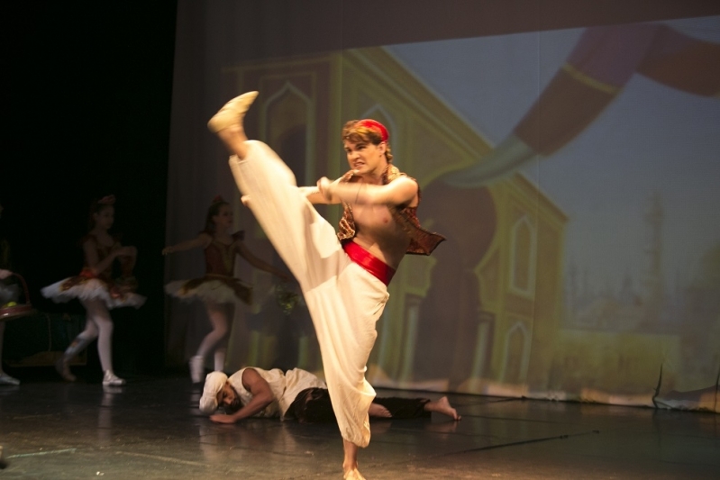 Dança Contemporânea Masculina Valores Morumbi - Dança Contemporânea Solo