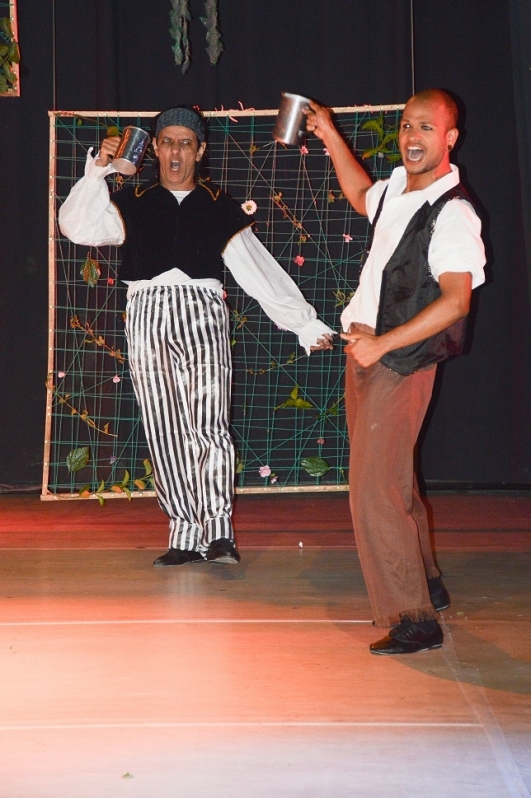 Escola de Dança Contemporânea Dupla Campo Grande - Dança Contemporânea Masculina