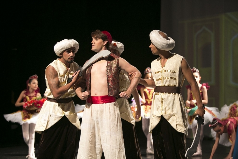 Escola de Dança Contemporânea Masculina Vila Alexandria - Dança Contemporânea Solo